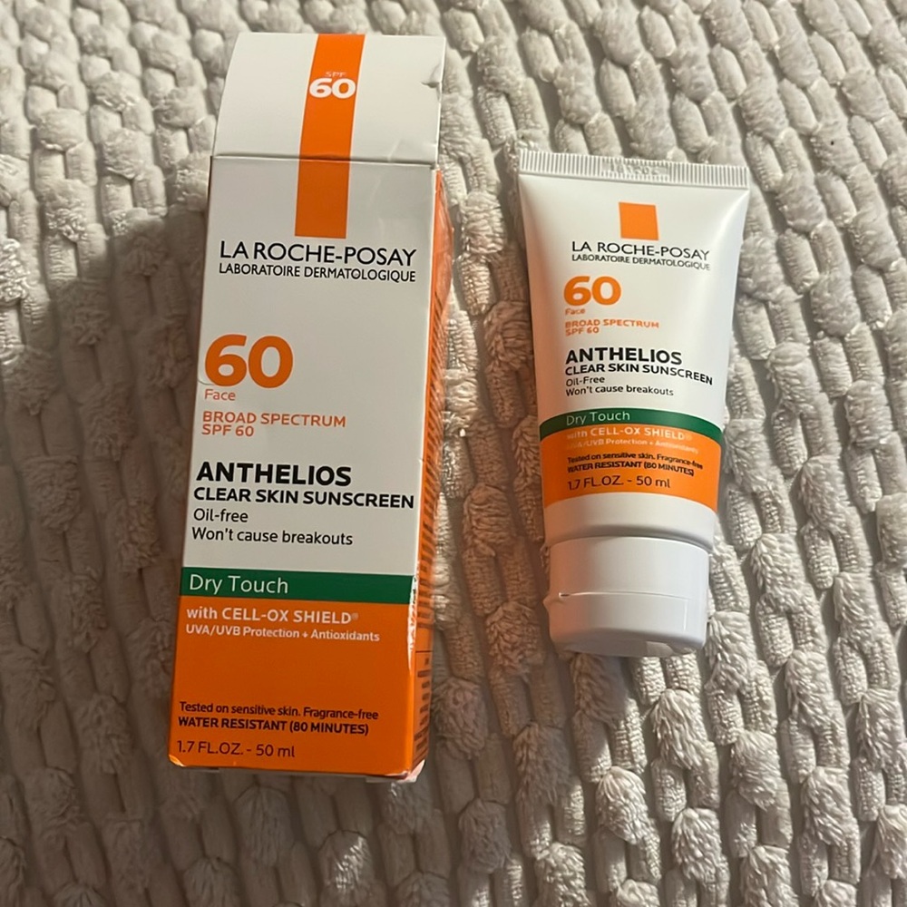 🍀5/$20 LA ROCHE-POSAY SPF 60 sunscreen
